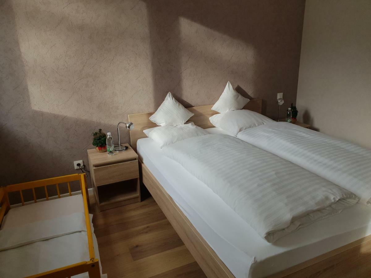 Apartamento Meublés du 25 N2 F2 RDC Niederbronn-les-Bains Exterior foto